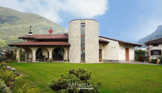 Villa in Berzo San Fermo, Provincia di Bergamo