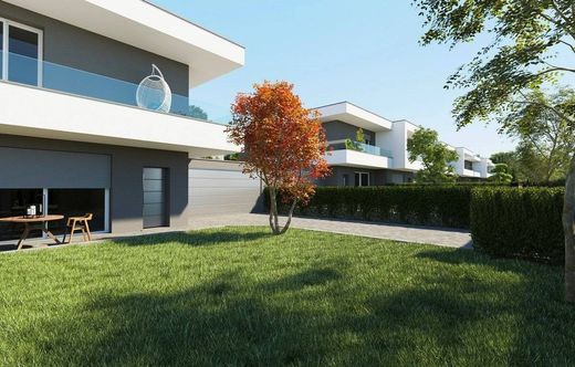 Villa in Cadorago-Caslino al Piano, Provincia di Como