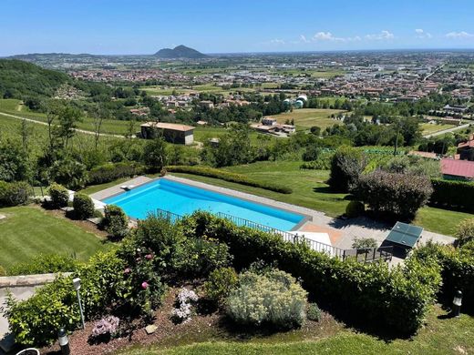 Villa in Grumello del Monte, Provincia di Bergamo