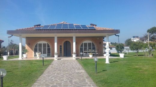 Villa - Nettuno, Roma