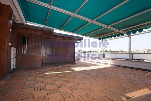Penthouse Milano, Milano ilçesinde