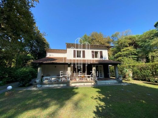 Βίλα σε Massa, Provincia di Massa-Carrara