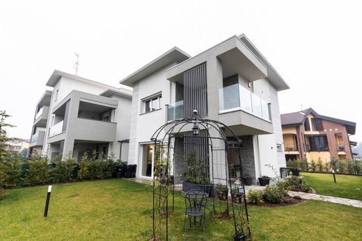 别墅  Cavenago di Brianza, 蒙萨和布里安萨省