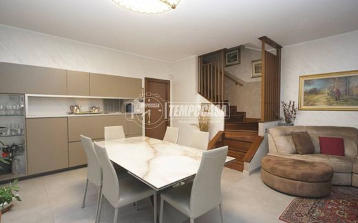 Villa in Bollate, Mailand