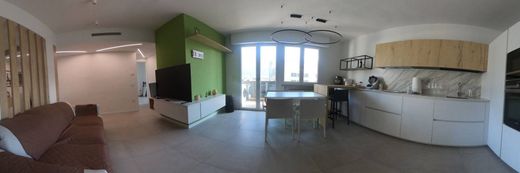 Apartment / Etagenwohnung in Arco, Trient