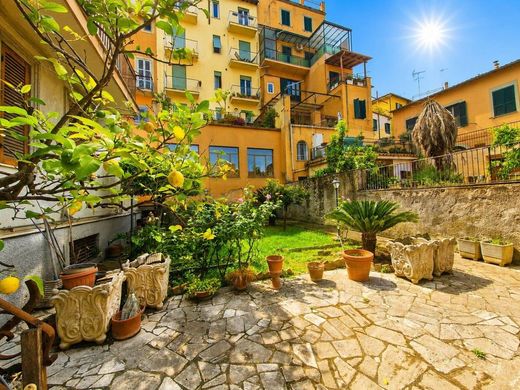 Casa di lusso a Frascati, Roma