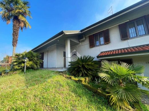 Peschiera Borromeo, Città metropolitana di Milanoのヴィラ