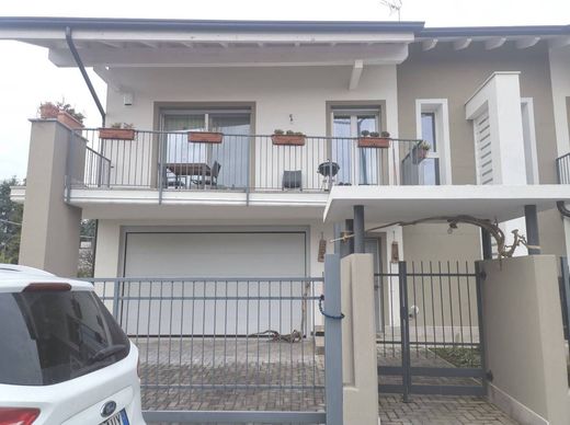 Villa in Samarate, Provincia di Varese