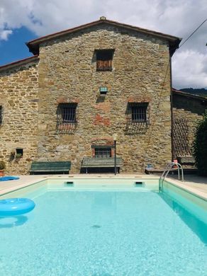 Country House in Reggello, Florence