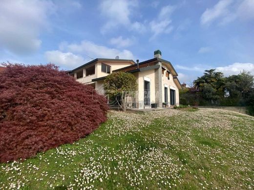 Villa in Casatenovo, Provincia di Lecco