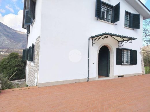Villa a Montesarchio, Benevento