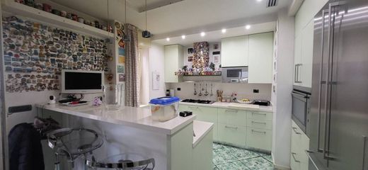 Apartment / Etagenwohnung in Cava de' Tirreni, Provincia di Salerno