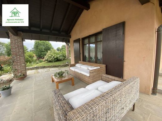 Villa in Galliate Lombardo, Provincia di Varese