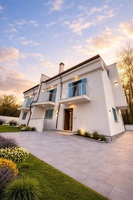 Villa in Avellino, Provincia di Avellino