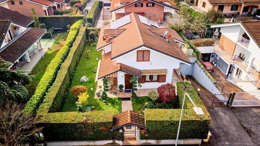 Villa a Orbassano, Provincia di Torino