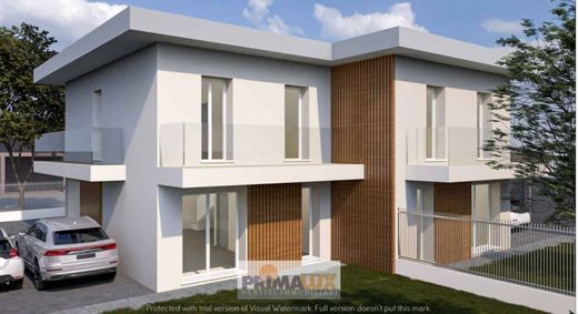 Villa en Cesano Maderno, Provincia di Monza e della Brianza