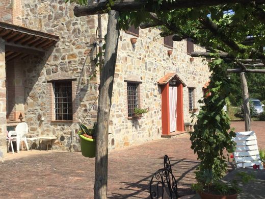 Buti, Province of Pisaのヴィラ