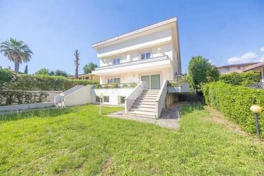 Villa in Guidonia Montecelio, Rome