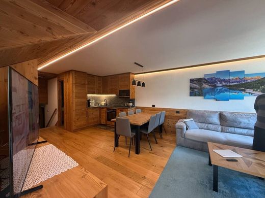 Apartment / Etagenwohnung in Valtournenche, Valle d'Aosta