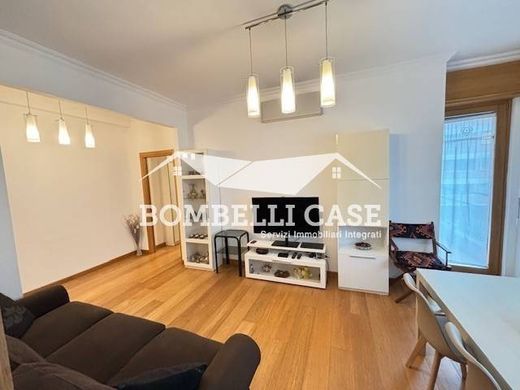 Apartment / Etagenwohnung in Mailand, Lombardei