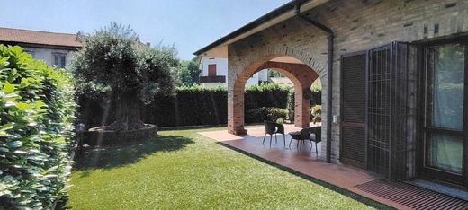 Villa en Cesano Maderno, Provincia di Monza e della Brianza