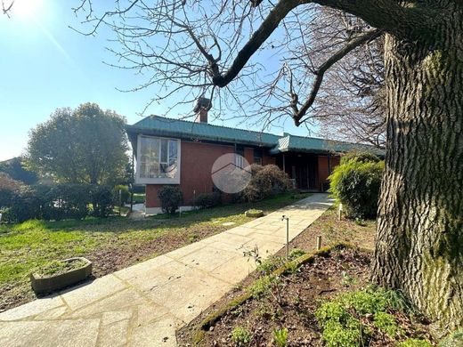 Villa Santo Stefano Ticino, Milano ilçesinde