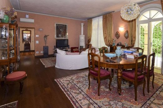 ‏דירה ב  Reggio nell'Emilia, Provincia di Reggio Emilia