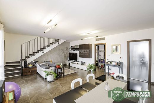 Apartment / Etagenwohnung in San Donato Milanese, Mailand