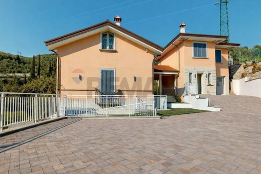 Villa - Massarosa, Provincia di Lucca