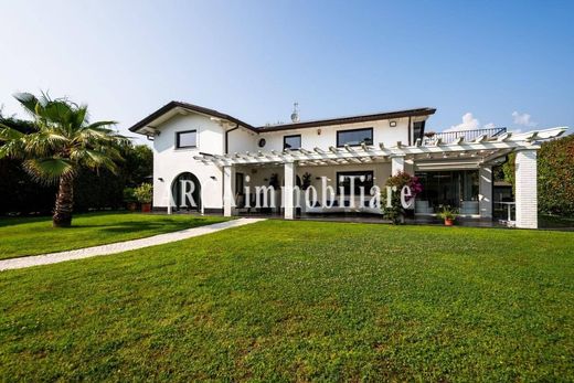 Villa à Pietrasanta, Lucques