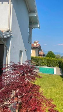 Villa in Polpenazze del Garda, Provincia di Brescia