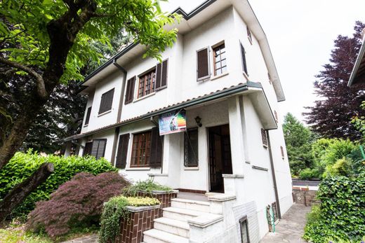 Villa in Cusano Milanino, Città metropolitana di Milano