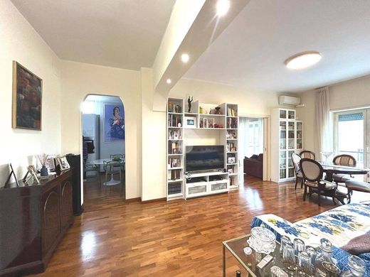 Piso / Apartamento en Nápoles, Napoles