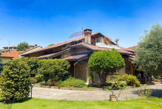 Villa en Seregno, Provincia di Monza e della Brianza