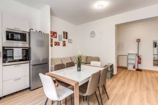 Apartment / Etagenwohnung in Rom, Latium