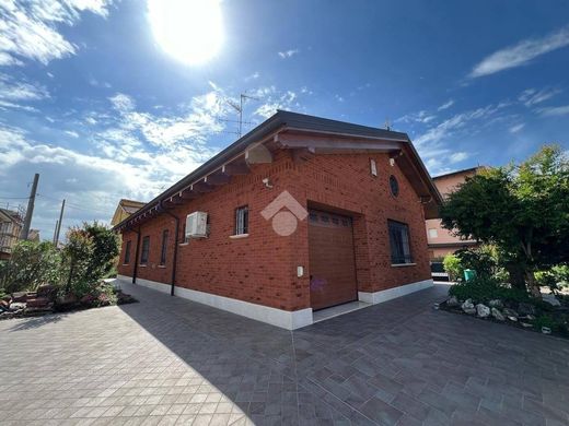 Вилла, Мирандола, Provincia di Modena