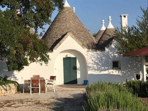 빌라 / Alberobello, Bari