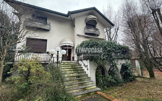 Villa in Rho, Milan