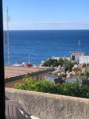 Villa Forio, Napoli ilçesinde