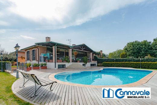 Villa in Rome, Latium