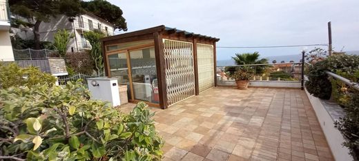 Вилла, Andora, Provincia di Savona