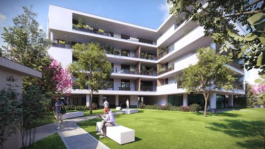 Apartment / Etagenwohnung in Novara, Provincia di Novara