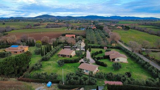 Villa in Montalto di Castro, Provincia di Viterbo