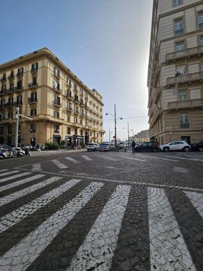 Piso / Apartamento en Nápoles, Napoles