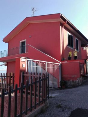 Apartment / Etagenwohnung in Gioiosa Marea, Messina