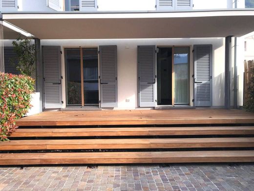 Villa Pisogne, Brescia ilçesinde