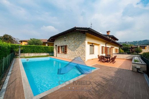 Villa a Torre de' Roveri, Bergamo