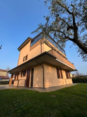 Villa a Forlì, Forlì-Cesena