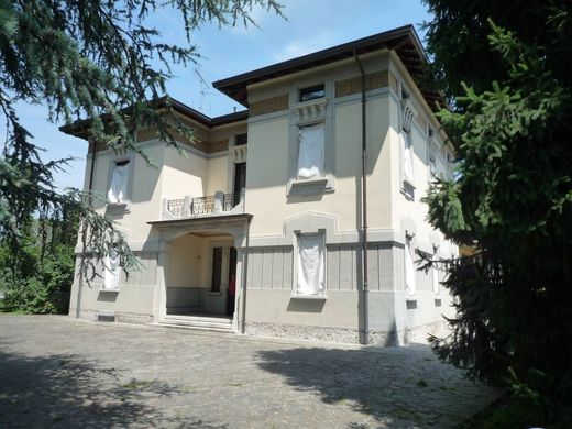 Villa - Jerago Con Orago, Provincia di Varese