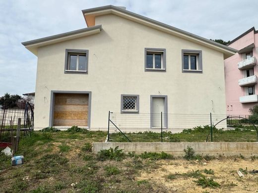 Villa San Miniato, Pisa ilçesinde